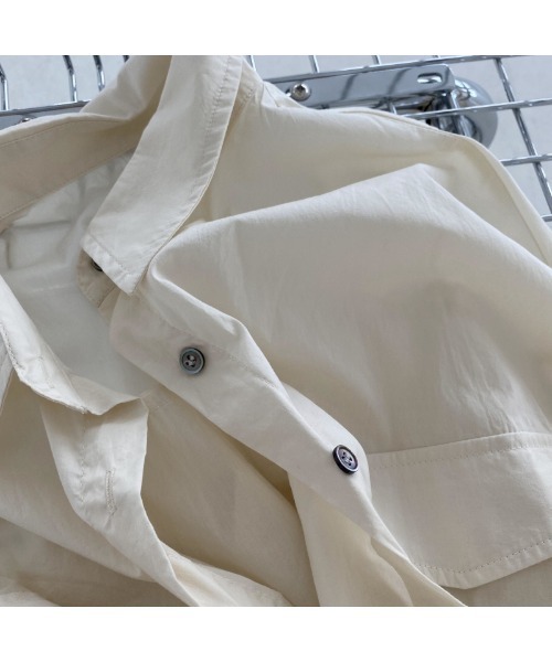 .KOM（ドットコム）の「A'GEM/9 × .kom『.kom/ドットケーオーエム』ルーズシルエット トレンチ型ロングシャツ（シャツ/ブラウス・レディース・ホワイト・FREE）」の10枚目の写真
