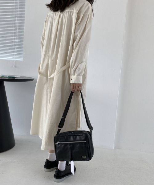 .KOM（ドットコム）の「A'GEM/9 × .kom『.kom/ドットケーオーエム』ルーズシルエット トレンチ型ロングシャツ（シャツ/ブラウス・レディース・ホワイト・FREE）」の4枚目の写真