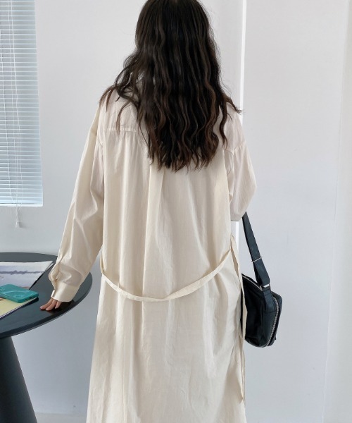 .KOM（ドットコム）の「A'GEM/9 × .kom『.kom/ドットケーオーエム』ルーズシルエット トレンチ型ロングシャツ（シャツ/ブラウス・レディース・ホワイト・FREE）」の5枚目の写真