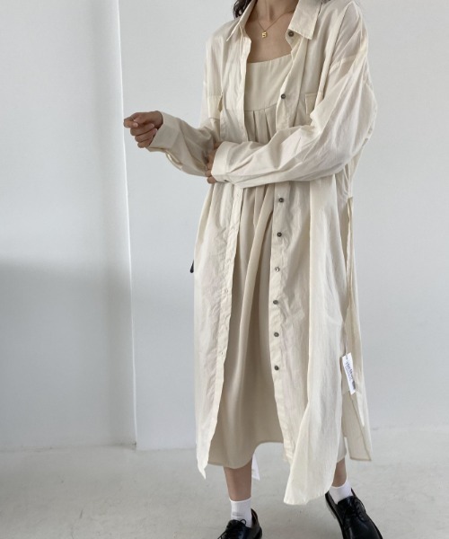 .KOM（ドットコム）の「A'GEM/9 × .kom『.kom/ドットケーオーエム』ルーズシルエット トレンチ型ロングシャツ（シャツ/ブラウス・レディース・ホワイト・FREE）」の6枚目の写真