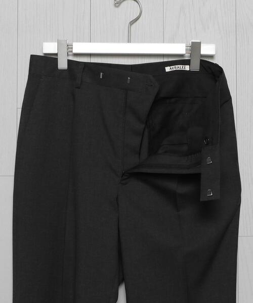 AURALEE（オーラリー）の「＜AURALEE＞TROPICAL CLOTH SLACKS/パンツ．（その他パンツ・メンズ・ブラウン/ダークグレー・3/4）」の4枚目の写真