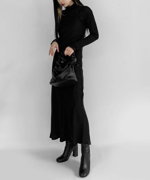 LVEU.（ラブユ.）の「【LVEU.】2WAYラッフルハンドルバッグ / バッグ 鞄 BAG ハンドバッグ スクエア ラッフル シャーリング くしゅくしゅ 合皮  アイボリー ブラック ZOZOTOWN限定（ハンドバッグ・レディース・ブラック/アイボリー・FREE）」の5枚目の写真