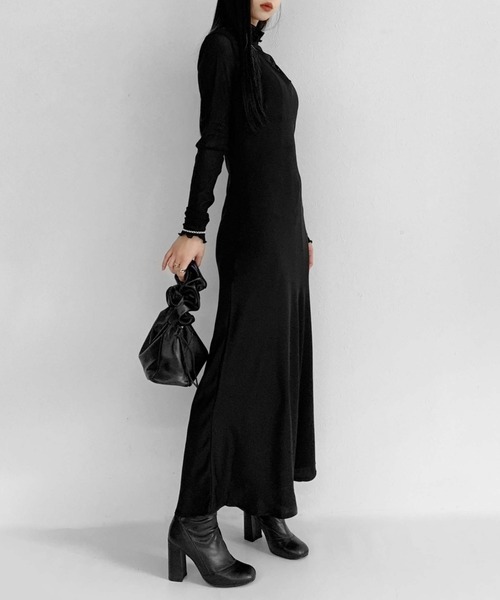 LVEU.（ラブユ.）の「【LVEU.】2WAYラッフルハンドルバッグ / バッグ 鞄 BAG ハンドバッグ スクエア ラッフル シャーリング くしゅくしゅ 合皮  アイボリー ブラック ZOZOTOWN限定（ハンドバッグ・レディース・ブラック/アイボリー・FREE）」の11枚目の写真