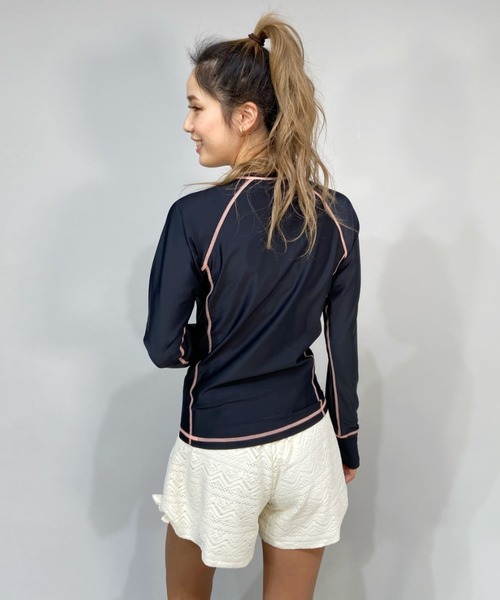 ROXY(ロキシー)の「ROXY/ロキシー フィットタイプ フロントロゴ長袖ラッシュガード RLY225055(ラッシュガード・レディース・ホワイト/ブラック・S/M/L)」の10枚目の写真