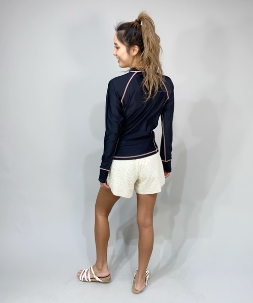 ROXY(ロキシー)の「ROXY/ロキシー フィットタイプ フロントロゴ長袖ラッシュガード RLY225055(ラッシュガード・レディース・ホワイト/ブラック・S/M/L)」の13枚目の写真