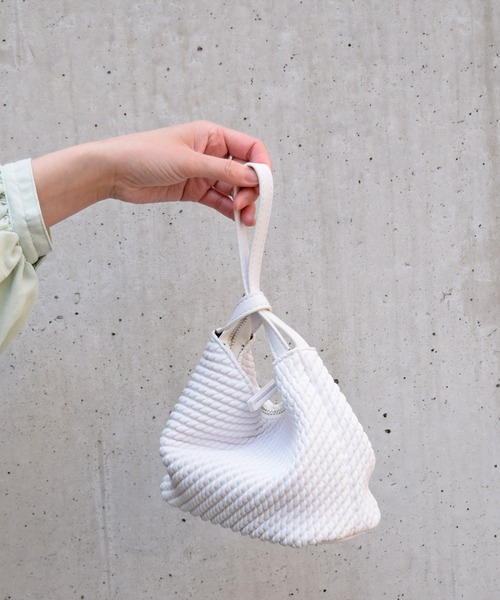 Marient（マリエント）の「エンボスミニBAG/バッグ（ハンドバッグ・レディース・ブルー/イエロー/ホワイト/ブラック・FREE）」の2枚目の写真