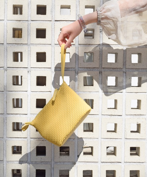 Marient（マリエント）の「エンボスミニBAG/バッグ（ハンドバッグ・レディース・ブルー/イエロー/ホワイト/ブラック・FREE）」の4枚目の写真