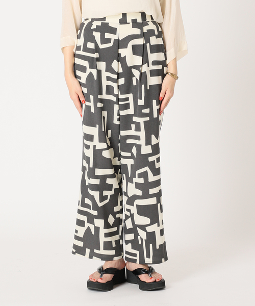 B.C STOCK（ベーセーストック）の「artモチーフプリントパンツ（スラックス・レディース・グレー/ブラウン・FREE）」の13枚目の写真