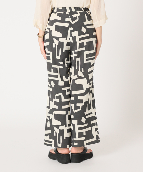 B.C STOCK（ベーセーストック）の「artモチーフプリントパンツ（スラックス・レディース・グレー/ブラウン・FREE）」の15枚目の写真