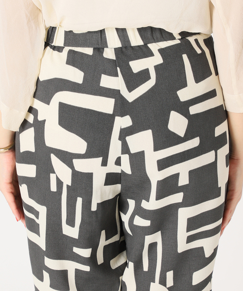 B.C STOCK（ベーセーストック）の「artモチーフプリントパンツ（スラックス・レディース・グレー/ブラウン・FREE）」の16枚目の写真