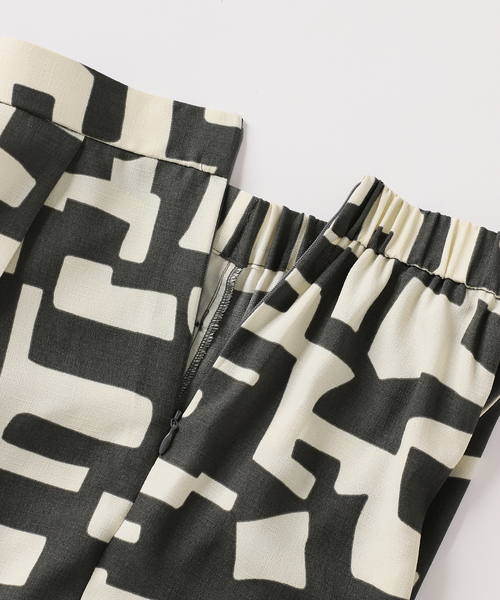 B.C STOCK（ベーセーストック）の「artモチーフプリントパンツ（スラックス・レディース・グレー/ブラウン・FREE）」の22枚目の写真