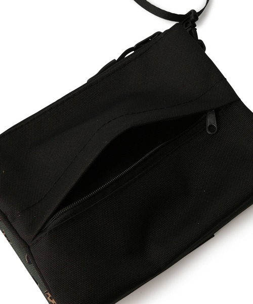 KiU（キウ）の「【一部店舗限定】【KiU/キウ】ETIQUETTE POUCH（ボディバッグ/ウエストポーチ・レディース・グリーン系その他/ホワイト系その他4/ブラック・FREE）」の20枚目の写真