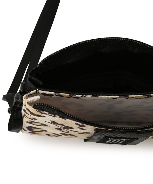 KiU（キウ）の「【一部店舗限定】【KiU/キウ】ETIQUETTE POUCH（ボディバッグ/ウエストポーチ・レディース・グリーン系その他/ホワイト系その他4/ブラック・FREE）」の14枚目の写真