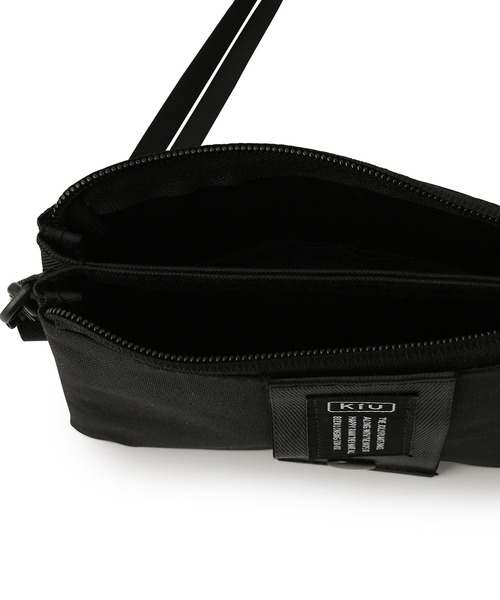 KiU（キウ）の「【一部店舗限定】【KiU/キウ】ETIQUETTE POUCH（ボディバッグ/ウエストポーチ・レディース・グリーン系その他/ホワイト系その他4/ブラック・FREE）」の13枚目の写真