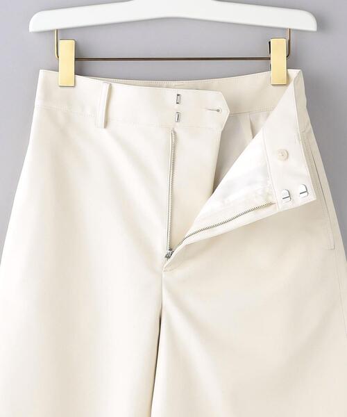 UNITED ARROWS（ユナイテッドアローズ）の「フェイクレザー ショートパンツ（その他パンツ・レディース・オフホワイト/ブラック・36/38）」の20枚目の写真