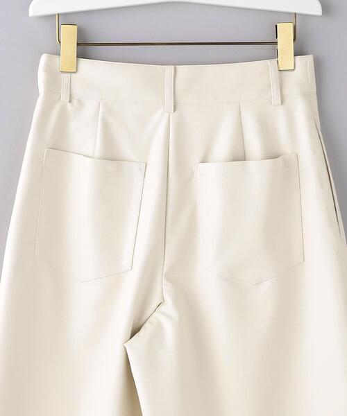 UNITED ARROWS（ユナイテッドアローズ）の「フェイクレザー ショートパンツ（その他パンツ・レディース・オフホワイト/ブラック・36/38）」の19枚目の写真