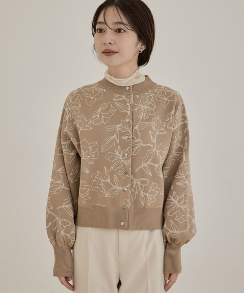 VIS(ビス)の「多釦ニットカラーカーディガン(カーディガン/ボレロ・レディース・ブラック/オフホワイト/ピンク/イエロー/オレンジ/ダークパープル/ベージュ系その他/ブルー系その他/ブルー系その他4・FREE)」の20枚目の写真