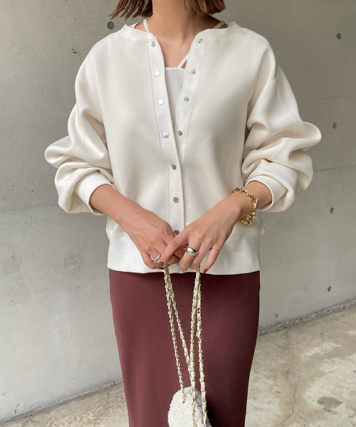 DouDou（ドゥドゥ）の「2WAYドットボタンショートカーディガン（カーディガン/ボレロ・レディース・ブラック/パープル/グレイッシュベージュ/オフホワイト・FREE）」の2枚目の写真