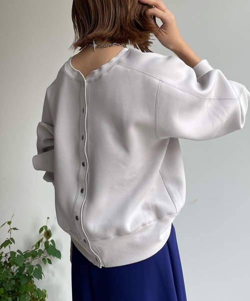 DouDou（ドゥドゥ）の「2WAYドットボタンショートカーディガン（カーディガン/ボレロ・レディース・ブラック/パープル/グレイッシュベージュ/オフホワイト・FREE）」の4枚目の写真