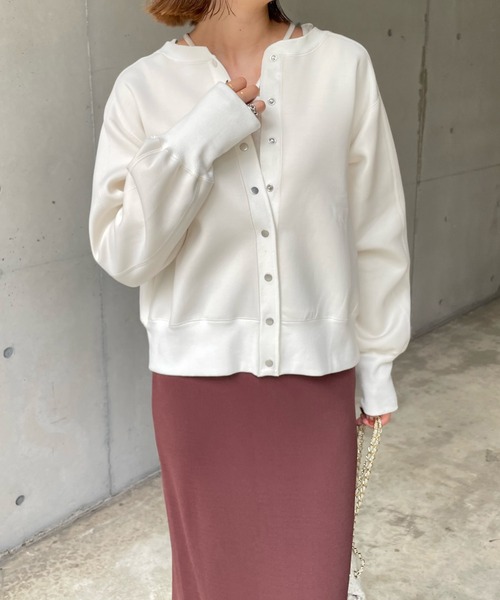 DouDou（ドゥドゥ）の「2WAYドットボタンショートカーディガン（カーディガン/ボレロ・レディース・ブラック/パープル/グレイッシュベージュ/オフホワイト・FREE）」の5枚目の写真