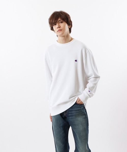 Champion（チャンピオン）の「【Champion/チャンピオン】メンズ ベーシック クルーネックスウェットシャツ（スウェット・メンズ・ブラック/ブルー系その他/ブラウン/グレー/ホワイト/アーミー/ネイビー/オートミール/ラベンダー/ブルー系その他2/カーキ・MEDIUM/LARGE/X-LARGE）」の2枚目の写真