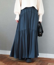 カーブティアードスカート