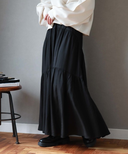archives（アルシーヴ）の「カーブティアードスカート（スカート・レディース・ブラック/ブルー/アイボリー・MEDIUM）」の3枚目の写真