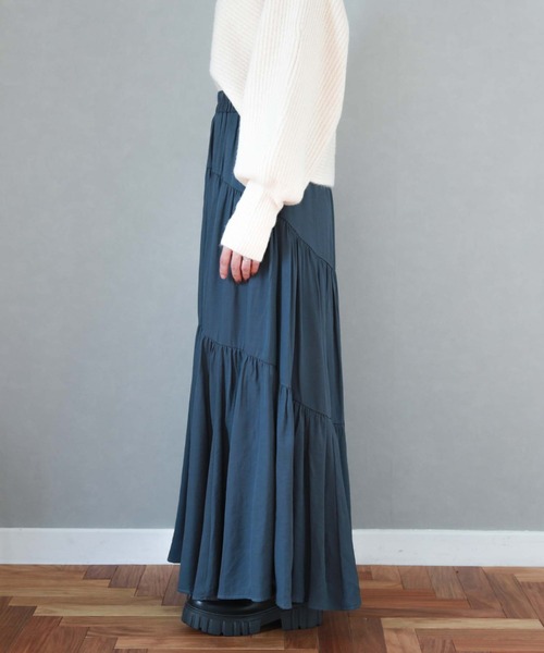 archives（アルシーヴ）の「カーブティアードスカート（スカート・レディース・ブラック/ブルー/アイボリー・MEDIUM）」の18枚目の写真