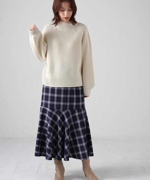 Honeys（ハニーズ）の「ハイネックトップス（ニット/セーター・レディース・アイボリー/イエロー/グリーン/ブラック/ピンク/ホワイト×ネイビー・S/L/M）」の8枚目の写真