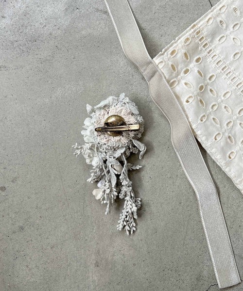 m.soeur（エムスール）の「刺繍レースのトートバッグ＊コサージュ付き（トートバッグ・レディース・ホワイト・FREE）」の6枚目の写真