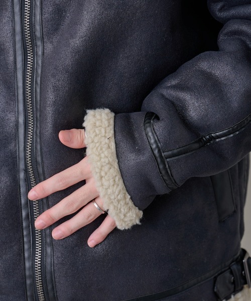 COLONY 2139(コロニートゥーワンスリーナイン)の「ムートンライクB-3(ムートンコート・メンズ・アイボリー/ブラック・MEDIUM/LARGE/X-LARGE)」の9枚目の写真