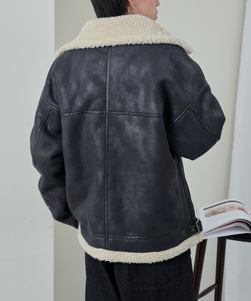 COLONY 2139(コロニートゥーワンスリーナイン)の「ムートンライクB-3(ムートンコート・メンズ・アイボリー/ブラック・MEDIUM/LARGE/X-LARGE)」の20枚目の写真