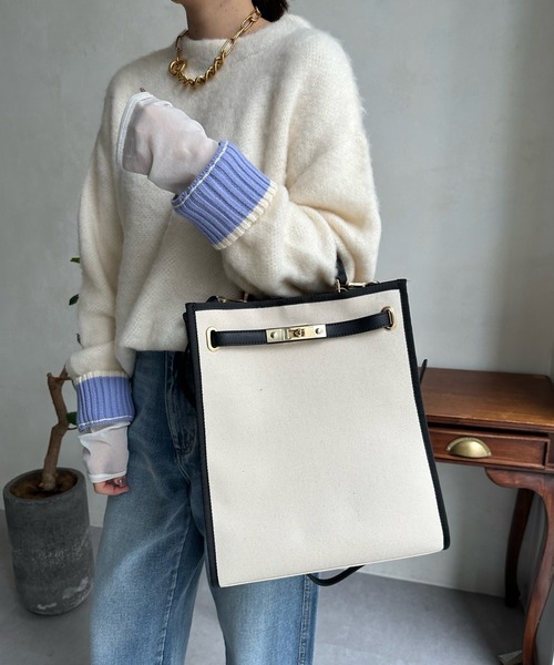 DouDou(ドゥドゥ)の「スマホショルダー付ヒネリワンハンドルトート(トートバッグ・レディース・アイボリー/カーキ・FREE)」の2枚目の写真