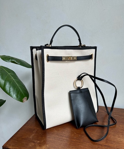 DouDou(ドゥドゥ)の「スマホショルダー付ヒネリワンハンドルトート(トートバッグ・レディース・アイボリー/カーキ・FREE)」の10枚目の写真