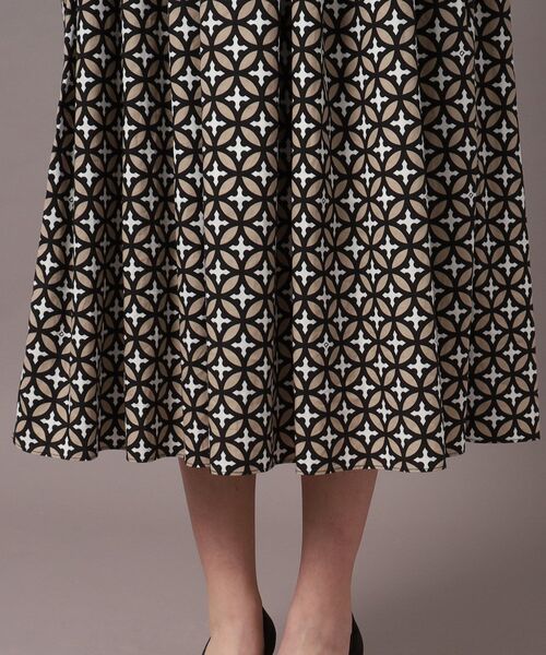 ドレステリア オーバーラップサークルコンビワンピース　ベージュ ドレステリア DRESSTERIOR 【上品／美シルエット】オーバー