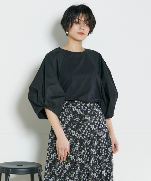 INED CLARO(イネドクラロ)の「ボリュームスリーブプルオーバー(シャツ/ブラウス・レディース・ブラック/オフホワイト・フリー)」の12枚目の写真