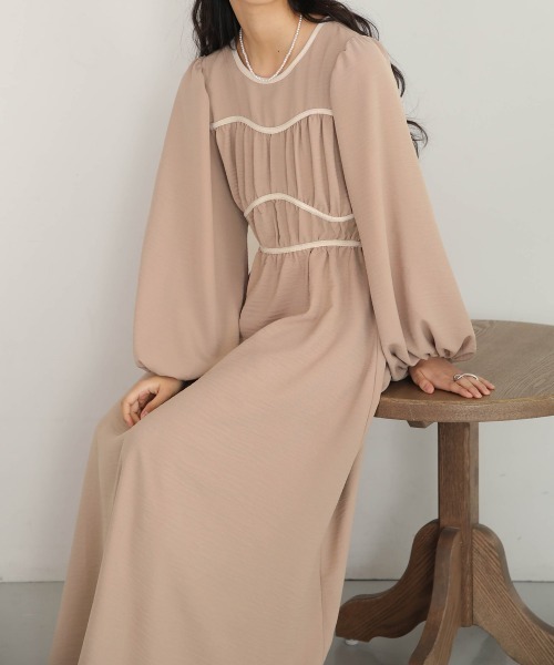 Bab(バブ)の「【低身長向けサイズあり】パイピングビスチェ風ワンピース(ワンピース・レディース・A/モカ/ブラック/アイボリー・M/S)」の3枚目の写真