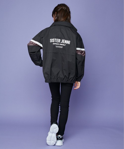 SISTER JENNI(SISTER JENNI)の「フード収納袖切替えウィンドブレーカー(ナイロンジャケット・キッズ・ブラック/ラベンダー・130cm/150cm/160cm/140cm)」の4枚目の写真