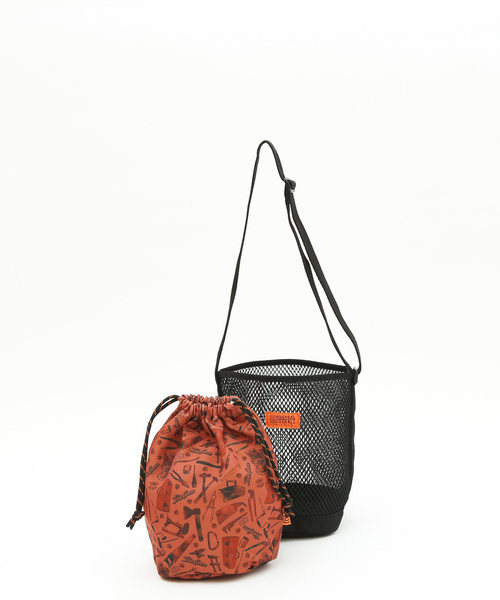 UNIVERSAL OVERALL（ユニバーサルオーバーオール）の「【UNIVERSAL OVERALL / ユニバーサル オーバーオール】ポーチinメッシュショルダー（エコバッグ/サブバッグ・メンズ・ブラック/カーキ/ホワイト・フリー）」の11枚目の写真