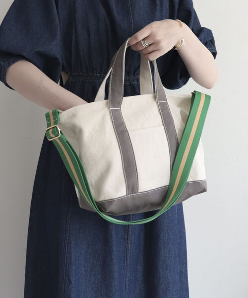fredy emue（フレディエミュ）の「テープショルダーキャンバストートバッグ（トートバッグ・レディース・グレー/ベージュ・FREE）」の3枚目の写真
