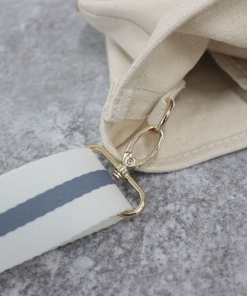 fredy emue（フレディエミュ）の「テープショルダーキャンバストートバッグ（トートバッグ・レディース・グレー/ベージュ・FREE）」の16枚目の写真