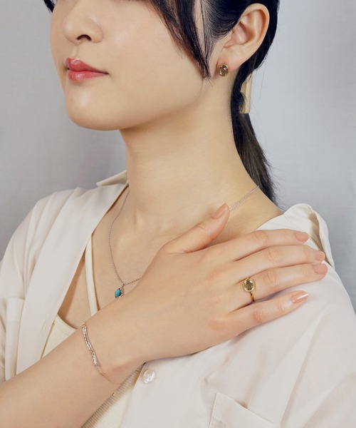 TAKE-UP（テイクアップ）の「【ZOZO限定】スターリングシルバー グリーンクォーツ リング（リング・レディース・イエローゴールド・#11/#13）」の4枚目の写真