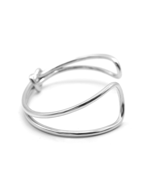 LHME（エルエイチエムイー）の「LHME ノットバングル/サージカルステンレス316L（金属アレルギー対応）（バングル/リストバンド・レディース・ゴールド/シルバー・ONE SIZE）」の8枚目の写真