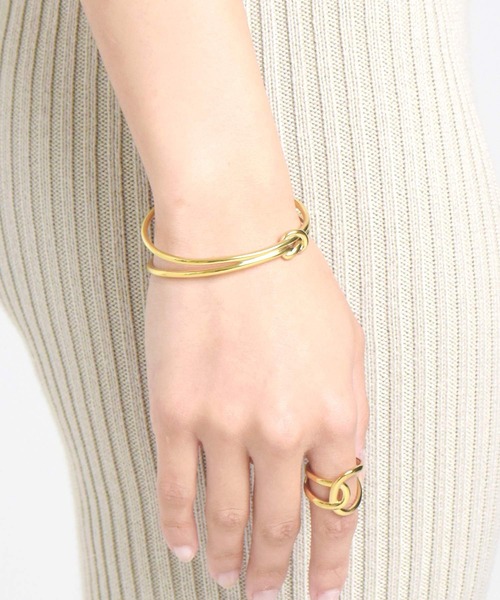 LHME（エルエイチエムイー）の「LHME ノットバングル/サージカルステンレス316L（金属アレルギー対応）（バングル/リストバンド・レディース・ゴールド/シルバー・ONE SIZE）」の18枚目の写真