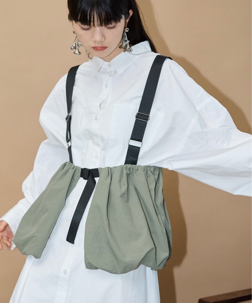 THE YOn（ザヨン）の「ナイロンバルーンサスペンダートップス（ベスト・レディース・ブラック/カーキ・FREE）」の13枚目の写真