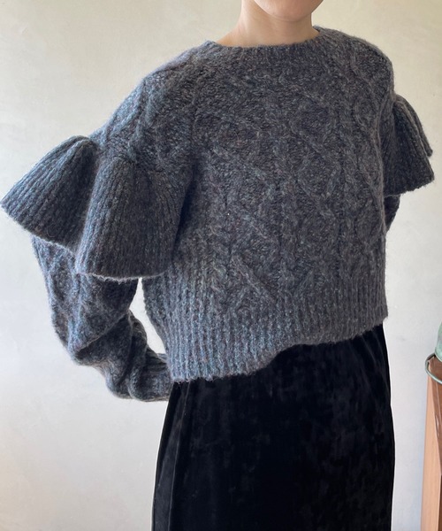 LOWRYS FARM（ローリーズファーム）の「ケーブルフリルニットロングスリーブ　966681（ニット/セーター・レディース・チャコールグレー/パープル/アイボリー・FREE）」の5枚目の写真