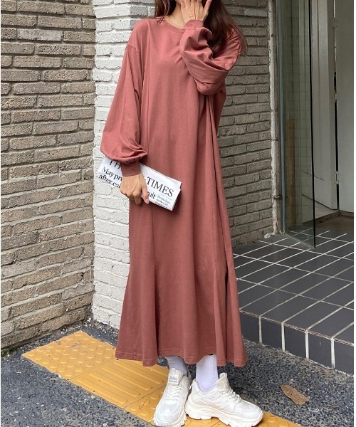 ad thie(アドティエ)の「マーメイド ロングカット ワンピース(ワンピース・レディース・ベージュ/レッド/グリーン/ブラック/チャコール・FREE)」の5枚目の写真