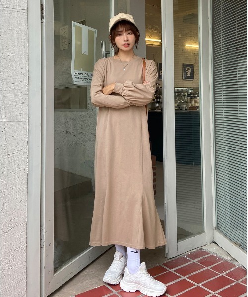 ad thie(アドティエ)の「マーメイド ロングカット ワンピース(ワンピース・レディース・ベージュ/レッド/グリーン/ブラック/チャコール・FREE)」の12枚目の写真