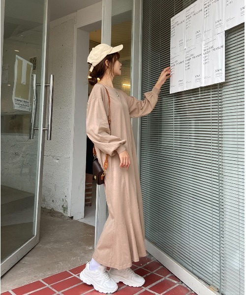 ad thie(アドティエ)の「マーメイド ロングカット ワンピース(ワンピース・レディース・ベージュ/レッド/グリーン/ブラック/チャコール・FREE)」の14枚目の写真