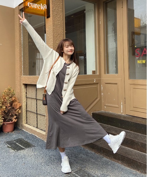 ad thie(アドティエ)の「マーメイド ロングカット ワンピース(ワンピース・レディース・ベージュ/レッド/グリーン/ブラック/チャコール・FREE)」の11枚目の写真